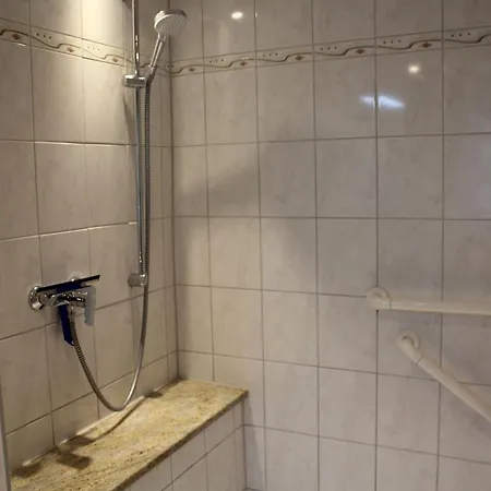 Ferienwohnung Jelinek * فارين